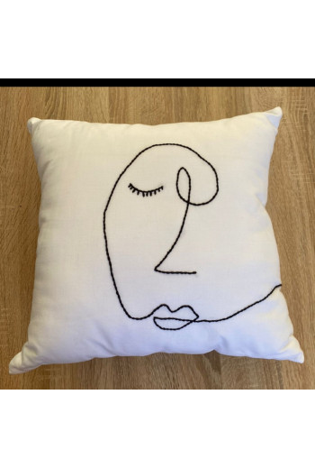  Coussin carré brodé à la main